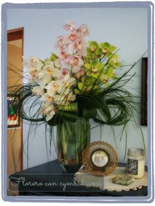 Florero con cymbidiums
